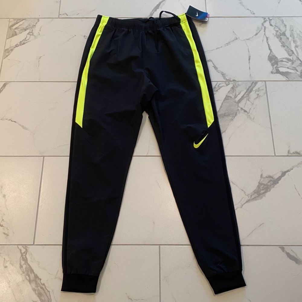 NWT Men’s Nike Joggers